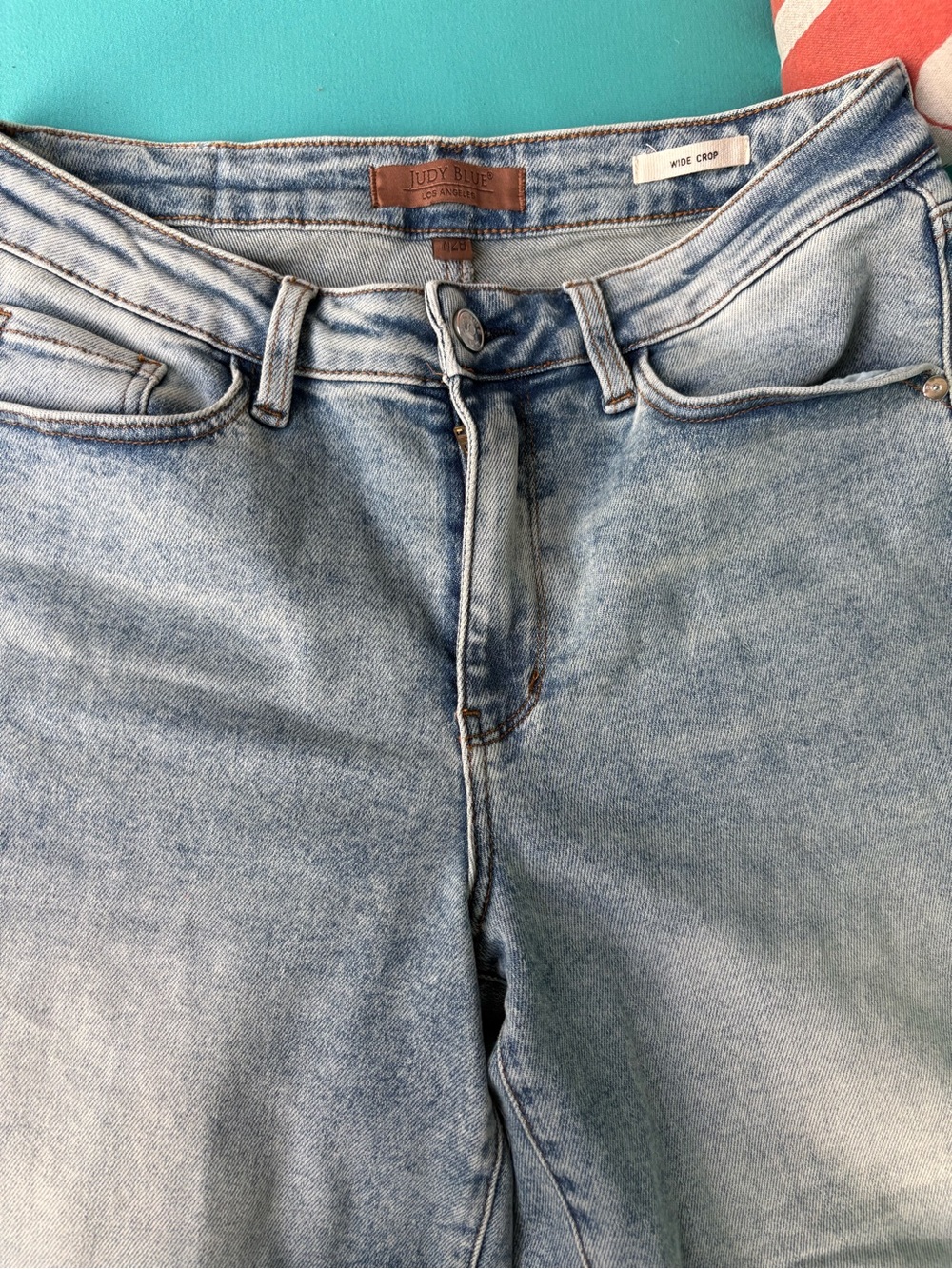 Judy Blue Los Angeles Wide Crop Jeans in Light Blue - Picture 8 of 11